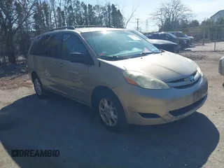 2006 Toyota Sienna LE with VIN 5TDBA23C66S071703, listed as a IAAI auction lot 42094221 with 146,607 mi miles. Bid and sale history available at carsss.com. Image 1.