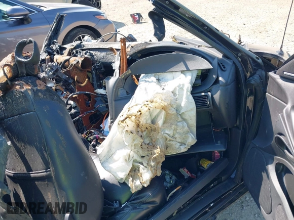 2002 Ford Mustang GT Deluxe with VIN 1FAFP42X52F185384, listed as a IAAI auction lot 42475600 with Not provided miles and . Bid and sale history available at DreamBid. Image 5.