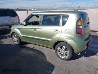 2011 Kia Soul ! with VIN KNDJT2A28B7344175, listed as a IAAI auction lot 41894867 with 198,276 mi miles. Bid and sale history available at carsss.com. Image 3.