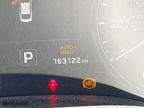 2015 Hyundai Genesis 3.8L with VIN KMHGN4JE4FU072706, listed as a IAAI auction lot 41993699 with 163,122 mi miles. Bid and sale history available at carsss.com. Image 15.
