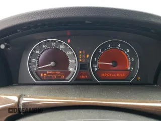 2006 BMW 7 Series 750Li z VIN WBAHN83536DT62073, wystawiony jako Copart lot #55636605 z przebiegiem 146 921 mil mil oraz Czysty tytuł • Clean title. Historia ofert i sprzedaży dostępna na DreamBid. Obrazek 9.