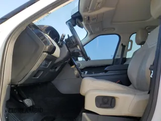 2018 Land Rover Discovery SE with VIN SALRG2RV4JA055522, listed as a Copart auction lot 68914384 with 62,653 mi miles and Salvage Title. Bid and sale history available at carsss.com. Image 7.