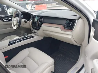 2022 Volvo XC60 Inscription Expression z VIN YV4H60DZ8N1033952, wystawiony jako IAAI lot #42281183 z przebiegiem 48 733 mil mil oraz . Historia ofert i sprzedaży dostępna na DreamBid. Obrazek 5.