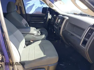 2013 Ram 1500 Express z VIN 1C6RR7KT2DS649040, wystawiony jako IAAI lot #41537501 z przebiegiem 161 469 mil mil oraz . Historia ofert i sprzedaży dostępna na DreamBid. Obrazek 5.