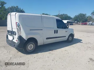 2017 Ram ProMaster City Cargo Tradesman z VIN ZFBERFABXH6E68718, wystawiony jako IAAI lot #41929558 z przebiegiem 134 597 mil mil oraz . Historia ofert i sprzedaży dostępna na DreamBid. Obrazek 4.