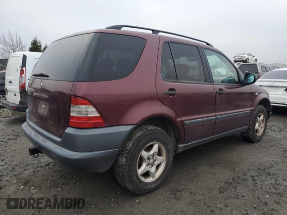 1998 Mercedes-Benz M-Class with VIN 4JGAB54E4WA028593, listed as a Copart auction lot 88130125 with 200,823 mi miles and Clean Title. Bid and sale history available at carsss.com. Image 3.