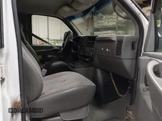 2004 Chevrolet Express Passenger z VIN 1GAHG39U641233542, wystawiony jako IAAI lot #42007195 z przebiegiem 241 963 mil mil oraz . Historia ofert i sprzedaży dostępna na DreamBid. Obrazek 5.