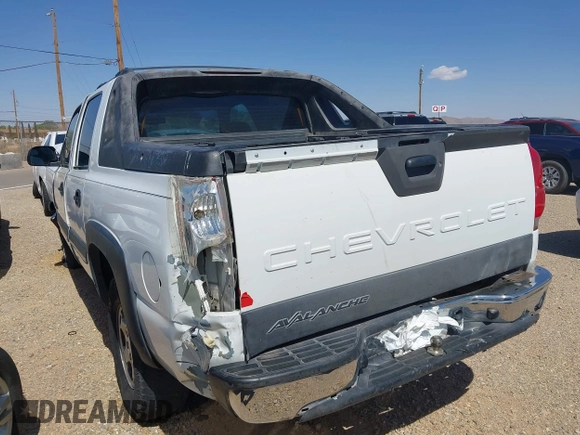 2004 Chevrolet Avalanche with VIN 3GNEC12T84G231196, listed as a IAAI auction lot 41933711 with 275,095 mi miles. Bid and sale history available at carsss.com. Image 14.