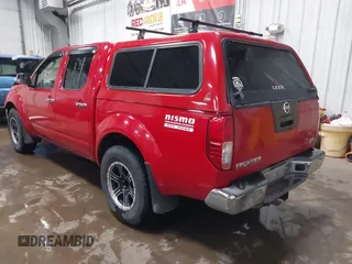 2006 Nissan Frontier SE z VIN 1N6AD07W86C401156, wystawiony jako IAAI lot #41808763 z przebiegiem 200 825 mil mil oraz . Historia ofert i sprzedaży dostępna na DreamBid. Obrazek 3.