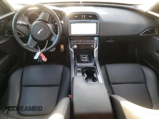 2019 Jaguar XE 25t Premium with VIN SAJAD4FX0KCP47752, listed as a Copart auction lot 87011974 with 32,124 mi miles and Salvage Title. Bid and sale history available at carsss.com. Image 8.
