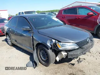 2011 Volkswagen Jetta SE z VIN 3VWDZ7AJ1BM371446, wystawiony jako IAAI lot #42051315 z przebiegiem 129 529 mil mil oraz . Historia ofert i sprzedaży dostępna na DreamBid. Obrazek 1.