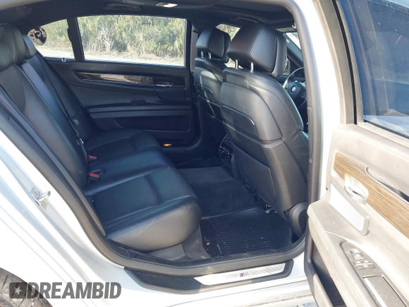 2013 BMW 7 Series 750Li xDrive with VIN WBAYF8C52DD140831, listed as a IAAI auction lot 41941071 with 207,251 mi miles. Bid and sale history available at carsss.com. Image 8.