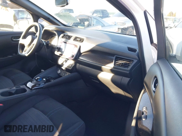 2023 Nissan LEAF SV Plus z VIN 1N4CZ1CV4PC558920, wystawiony jako IAAI lot #41332755 z przebiegiem 15 893 mil mil oraz . Historia ofert i sprzedaży dostępna na DreamBid. Obrazek 5.