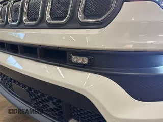 2022 Jeep Compass Latitude with VIN 3C4NJDBB1NT205930, listed as a IAAI auction lot 42801149 with 11,098 mi miles and . Bid and sale history available at DreamBid. Image 10.