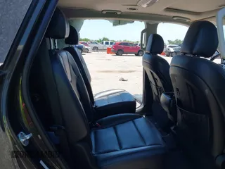 2020 Kia Telluride S z VIN 5XYP64HC2LG054918, wystawiony jako IAAI lot #42249176 z przebiegiem 107 743 mil mil oraz . Historia ofert i sprzedaży dostępna na DreamBid. Obrazek 8.