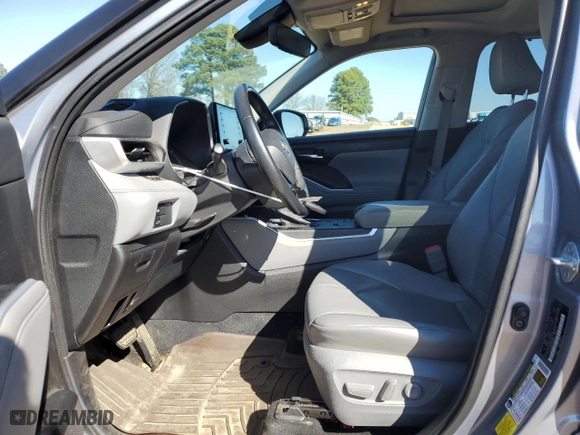 2021 Toyota Highlander XLE with VIN 5TDGZRAH1MS085088, listed as a Copart auction lot 46944205 with 69,506 mi miles and Salvage Title. Bid and sale history available at carsss.com. Image 7.