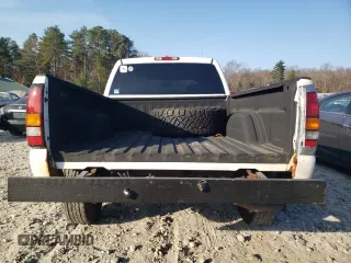 2007 GMC Sierra 1500HD SLE z VIN 1GTGK13U97F142349, wystawiony jako Copart lot #79495514 z przebiegiem 194 916 mil mil oraz Tytuł czysty. Historia ofert i sprzedaży dostępna na DreamBid. Obrazek 6.