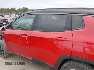 2019 Jeep Compass Trailhawk with VIN 3C4NJDDB1KT780585, listed as a IAAI auction lot 41282706 with 78,252 mi miles and . Bid and sale history available at carsss.com. Image 14.