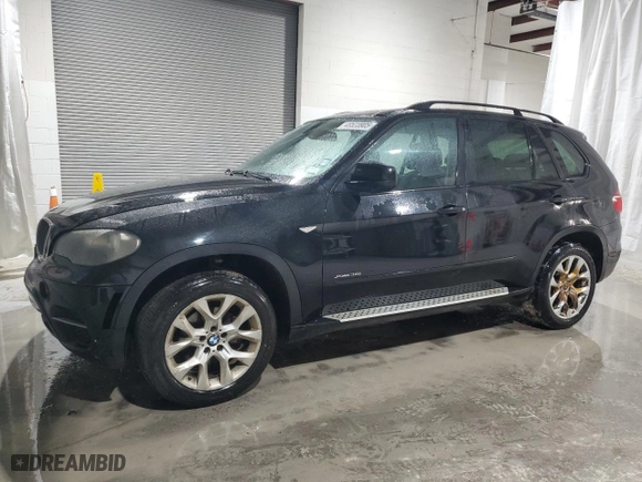 2011 BMW X5 35i with VIN 5UXZV4C58BL413906, listed as a Copart auction lot 48523905 with 161,227 mi miles and Salvage Title. Bid and sale history available at carsss.com. Image 1.