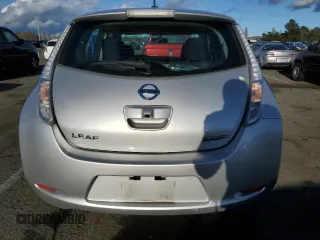 2015 Nissan LEAF S z VIN 1N4AZ0CP7FC334638, wystawiony jako Copart lot #46296695 z przebiegiem 38 916 mil mil oraz Szkoda całkowita • Salvage title. Historia ofert i sprzedaży dostępna na DreamBid. Obrazek 6.