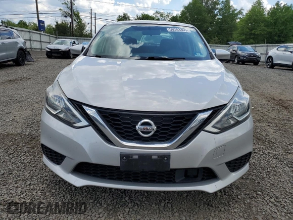 2018 Nissan Sentra S z VIN 3N1AB7AP6JY340671, wystawiony jako Copart lot #56253365 z przebiegiem 101 968 mil mil oraz Szkoda całkowita • Salvage title. Historia ofert i sprzedaży dostępna na DreamBid. Obrazek 5.