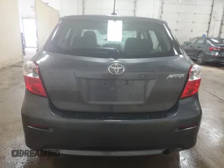 2011 Toyota Matrix z VIN 2T1KU4EE9BC680160, wystawiony jako Copart lot #50190875 z przebiegiem 115 747 mil mil oraz Czysty tytuł • Clean title. Historia ofert i sprzedaży dostępna na DreamBid. Obrazek 6.