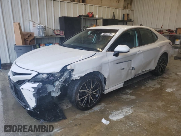 2021 Toyota Camry SE Nightshade with VIN 4T1G11AK3MU444422, listed as a Copart auction lot 51938345 with 61,189 mi miles and Salvage Title. Bid and sale history available at carsss.com. Image 1.