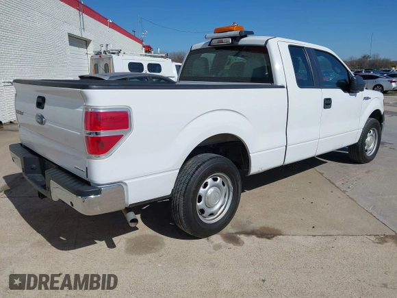 2014 Ford F-150 XL with VIN 1FTEX1CM4EKE58061, listed as a IAAI auction lot 41669258 with 195,232 mi miles. Bid and sale history available at carsss.com. Image 4.