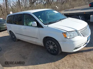 2014 Chrysler Town & Country S with VIN 2C4RC1HG7ER109008, listed as a IAAI auction lot 41908037 with 176,633 mi miles. Bid and sale history available at carsss.com. Image 1.