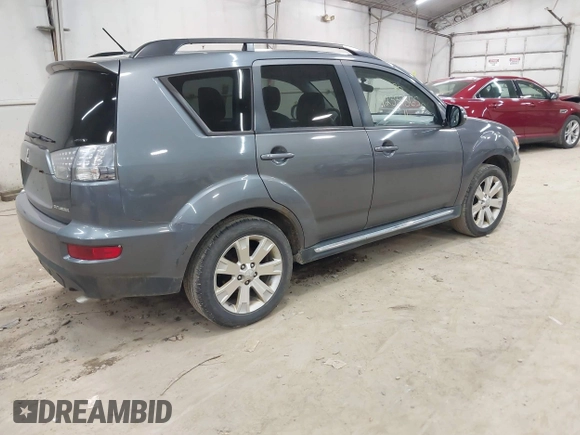 2011 Mitsubishi Outlander SE z VIN JA4JT3AWXBU007978, wystawiony jako IAAI lot #42337365 z przebiegiem 239 587 mil mil oraz . Historia ofert i sprzedaży dostępna na DreamBid. Obrazek 4.