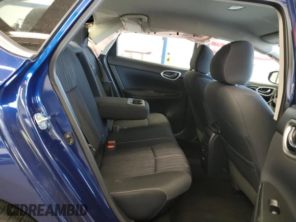 2018 Nissan Sentra SV z VIN 3N1AB7AP7JY218207, wystawiony jako Copart lot #56067335 z przebiegiem 40 733 mil mil oraz Szkoda całkowita • Salvage title. Historia ofert i sprzedaży dostępna na DreamBid. Obrazek 10.