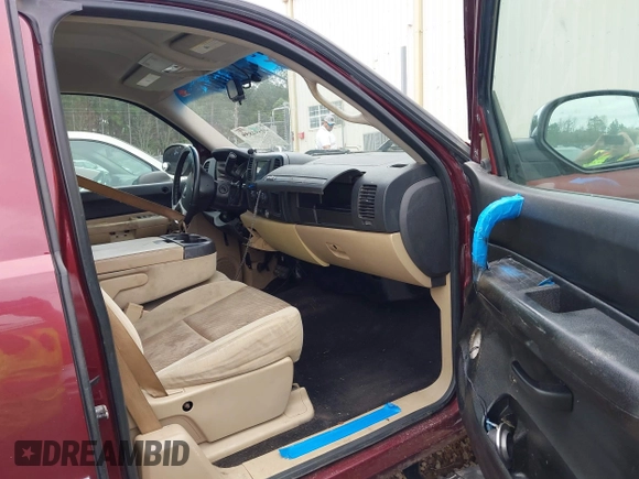 2009 Chevrolet Silverado 1500 with VIN 2GCEC290091109555, listed as a IAAI auction lot 41594859 with 251,793 mi miles and . Bid and sale history available at DreamBid. Image 5.