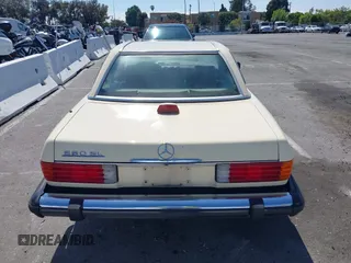 1987 Mercedes-Benz 560 SL с VIN WDBBA48D2HA061438, выставлен на аукционе IAAI как лот 42419798 с пробегом 123 332 миль миль и . История ставок и продаж доступна на DreamBid. Изображение 16.