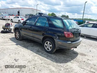 2000 Lexus RX 300 with VIN JT6HF10U9Y0126788, listed as a IAAI auction lot 42190888 with 204,747 mi miles. Bid and sale history available at carsss.com. Image 3.