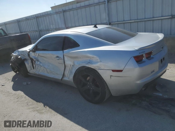 2013 Chevrolet Camaro LT z VIN 2G1FB1E31D9113862, wystawiony jako Copart lot #70308254 z przebiegiem Nie podano mil oraz Szkoda całkowita • Salvage title. Historia ofert i sprzedaży dostępna na DreamBid. Obrazek 2.