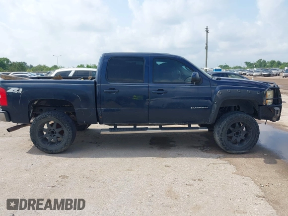 2008 Chevrolet Silverado 1500 LTZ with VIN 2GCEK133881111214, listed as a IAAI auction lot 41986926 with 215,979 mi miles. Bid and sale history available at carsss.com. Image 13.