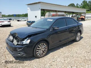 2011 Volkswagen Jetta SEL with VIN 3VWLX7AJ5BM304768, listed as a Copart auction lot 59811935 with 207,030 mi miles and Salvage title. Bid and sale history available at DreamBid. Image 1.