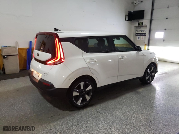 2020 Kia Soul EX with VIN KNDJ33AU6L7036673, listed as a Copart auction lot 49338605 with 38,328 mi miles and Clean Title. Bid and sale history available at carsss.com. Image 3.
