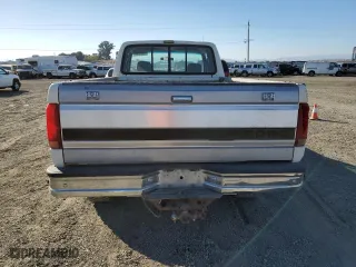 1992 Ford F-250 with VIN 1FTHX26M3NKB11741, listed as a Copart auction lot 78205284 with 198,113 mi miles and Clean Title. Bid and sale history available at carsss.com. Image 6.