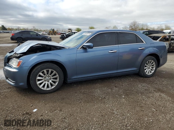 2011 Chrysler 300 z VIN 2C3CA4CG7BH611690, wystawiony jako Copart lot #55043875 z przebiegiem 122 014 mil mil oraz Czysty tytuł • Clean title. Historia ofert i sprzedaży dostępna na DreamBid. Obrazek 1.
