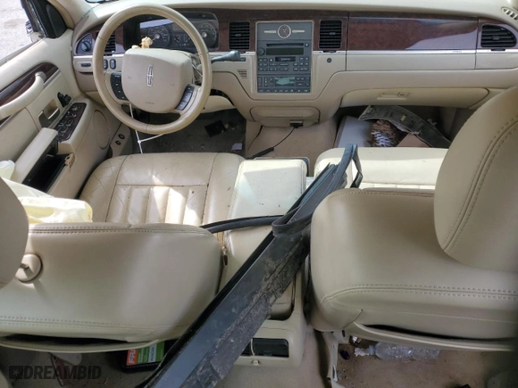 2006 Lincoln Town Car Signature with VIN 1LNHM81V16Y631037, listed as a Copart auction lot 45269455 with 82,288 mi miles and Salvage Title. Bid and sale history available at carsss.com. Image 8.