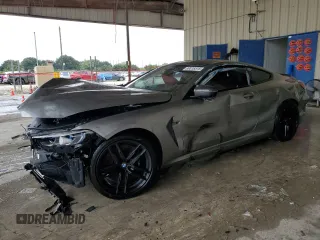 2022 BMW M8 Competition z VIN WBSAE0C00NCH03231, wystawiony jako Copart lot #89316515 z przebiegiem Nie podano mil oraz Nie do naprawy • Non repairable. Historia ofert i sprzedaży dostępna na DreamBid. Obrazek 1.