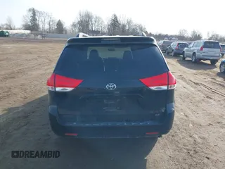 2011 Toyota Sienna LE AAS with VIN 5TDKK3DC4BS141226, listed as a IAAI auction lot 41786997 with 206,100 mi miles. Bid and sale history available at carsss.com. Image 16.
