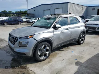 2024 Hyundai Venue Limited z VIN KMHRC8A36RU295645, wystawiony jako Copart lot #61746465 z przebiegiem Nie podano mil oraz Szkoda całkowita • Salvage title. Historia ofert i sprzedaży dostępna na DreamBid. Obrazek 1.