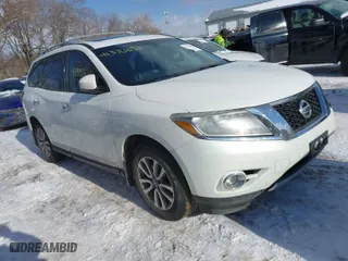 2014 Nissan Pathfinder S with VIN 5N1AR2MM1EC714966, listed as a IAAI auction lot 41333651 with 118,542 mi miles. Bid and sale history available at carsss.com. Image 1.