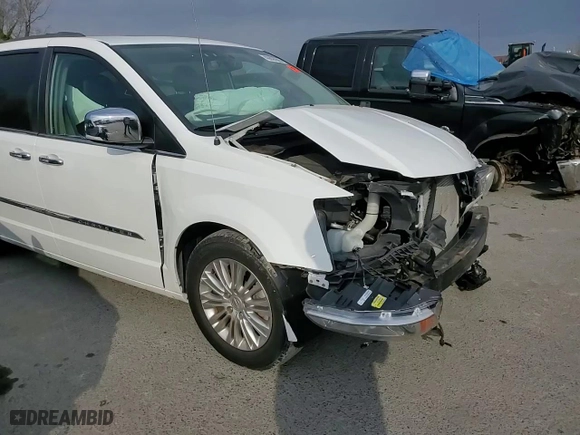 2015 Chrysler Town & Country Touring-L with VIN 2C4RC1CG6FR583685, listed as a Copart auction lot 46886605 with 29,121 mi miles and Salvage Title. Bid and sale history available at carsss.com. Image 12.