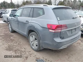 2019 Volkswagen Atlas SE with VIN 1V2WR2CA2KC581212, listed as a IAAI auction lot 41631619 with 122,160 mi miles and . Bid and sale history available at DreamBid. Image 3.