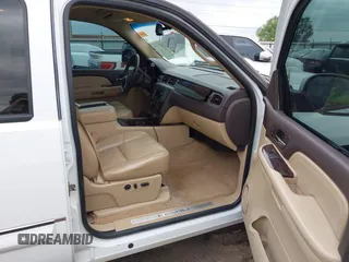 2008 GMC Sierra Denali z VIN 2GTEK638381328517, wystawiony jako IAAI lot #42074746 z przebiegiem 193 833 mil mil oraz . Historia ofert i sprzedaży dostępna na DreamBid. Obrazek 5.
