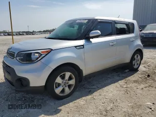 2019 Kia Soul z VIN KNDJN2A22K7653845, wystawiony jako Copart lot #55428505 z przebiegiem 45 622 mil mil oraz Czysty tytuł • Clean title. Historia ofert i sprzedaży dostępna na DreamBid. Obrazek 1.