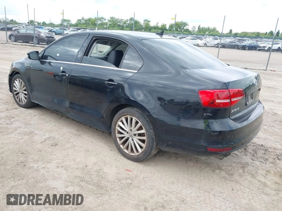 2015 Volkswagen Jetta SE with VIN 3VWD07AJ3FM262731, listed as a IAAI auction lot 42468622 with 131,874 mi miles and . Bid and sale history available at DreamBid. Image 3.
